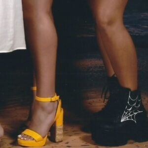 Aldo 6’ Yellow Woven Platform Heels